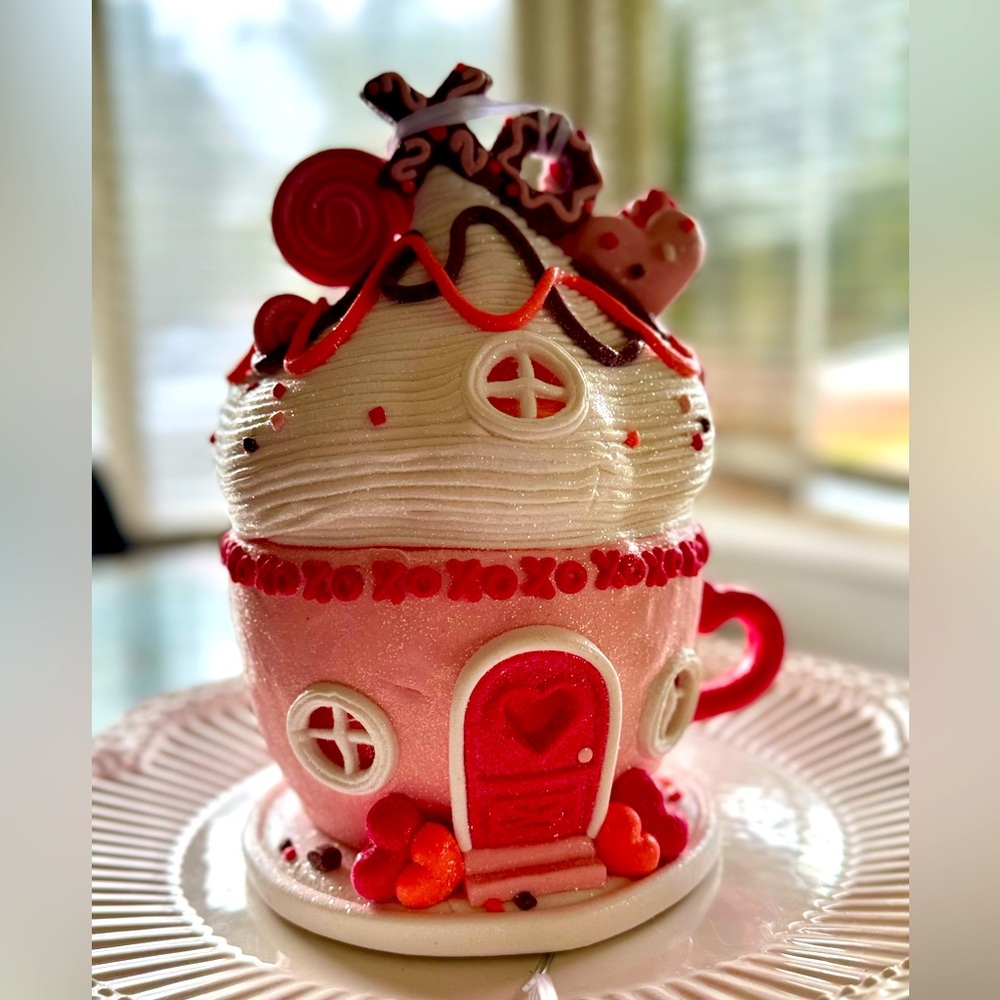 Love and Cupcakes Valentines Gingerbread House